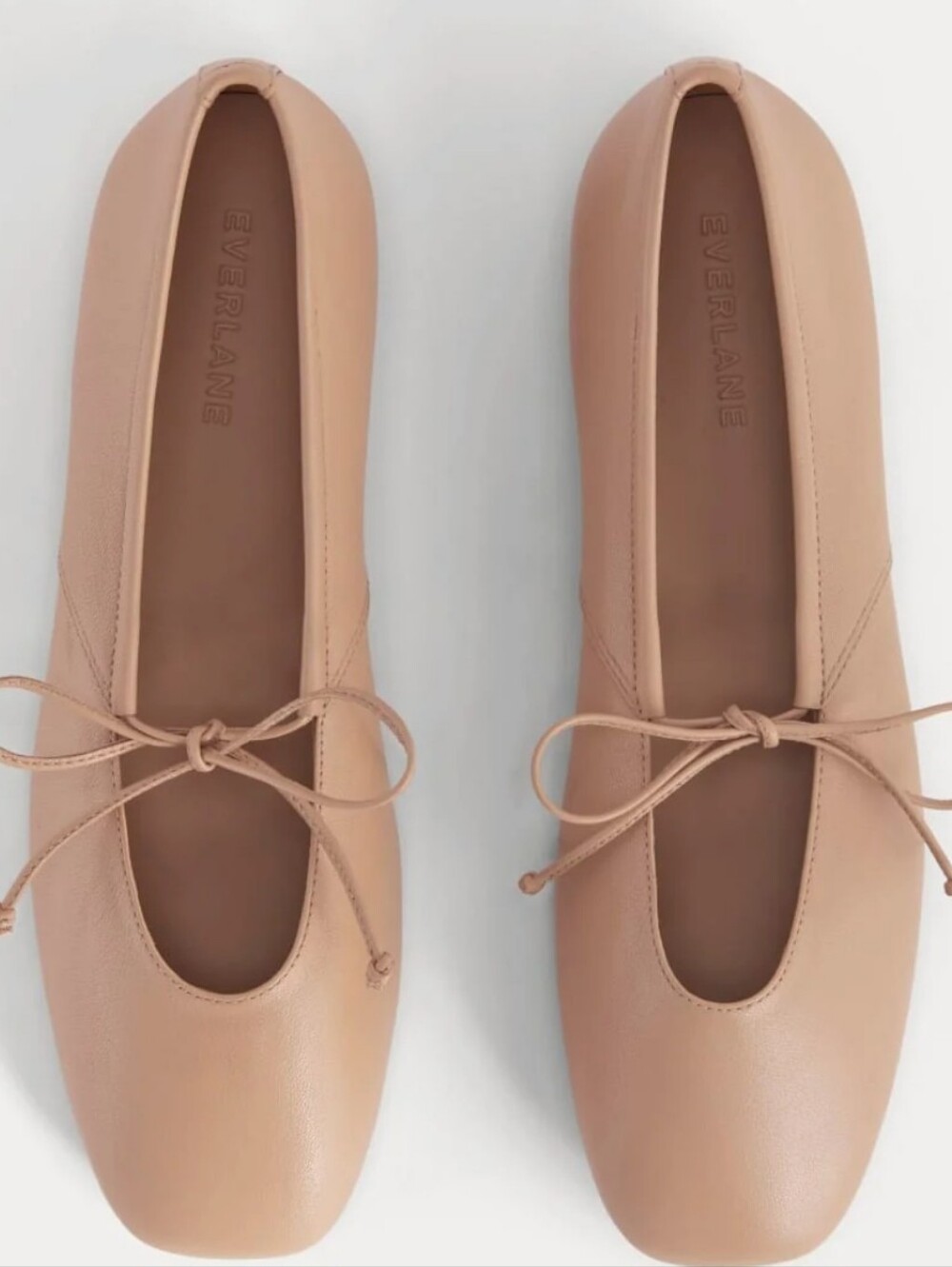 🆕EVERLANE The Leather Keyhole Flat
